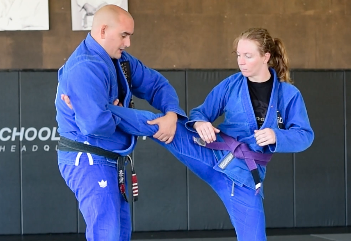 SINGLE LEG ANKLE UNDER THE ARMPIT FINISH