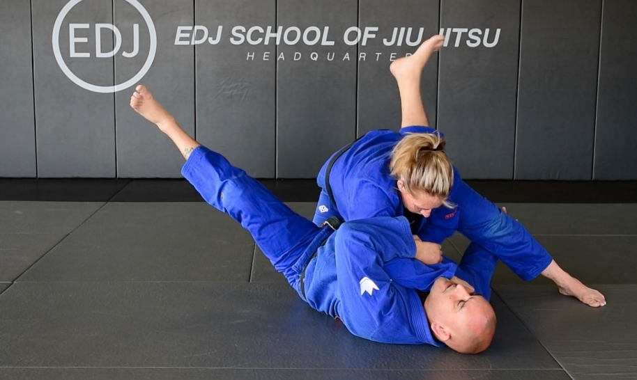 ARMBAR AND SWEEP FROM CLOSED GUARD WHEN FOREARM ON THROAT 