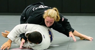 TAKING THE BACK FROM HALF GUARD PASS - KIM BOWSER