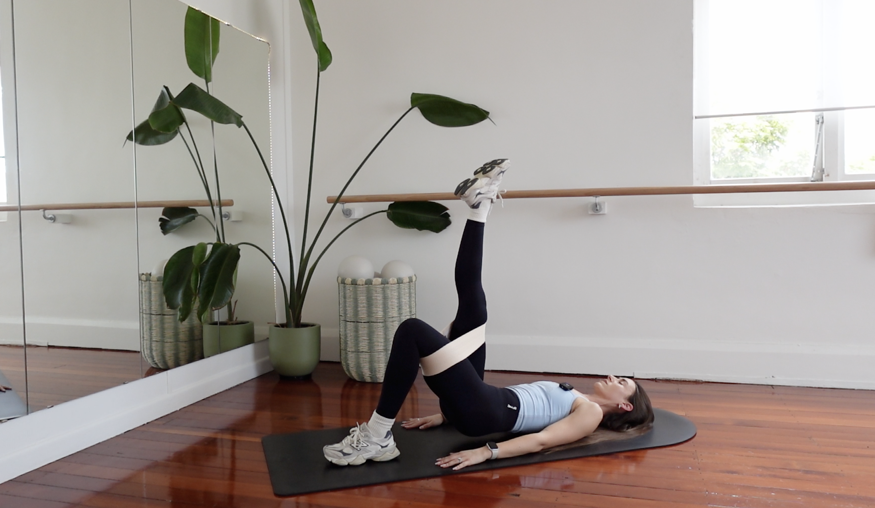 Booty band glutes + abs