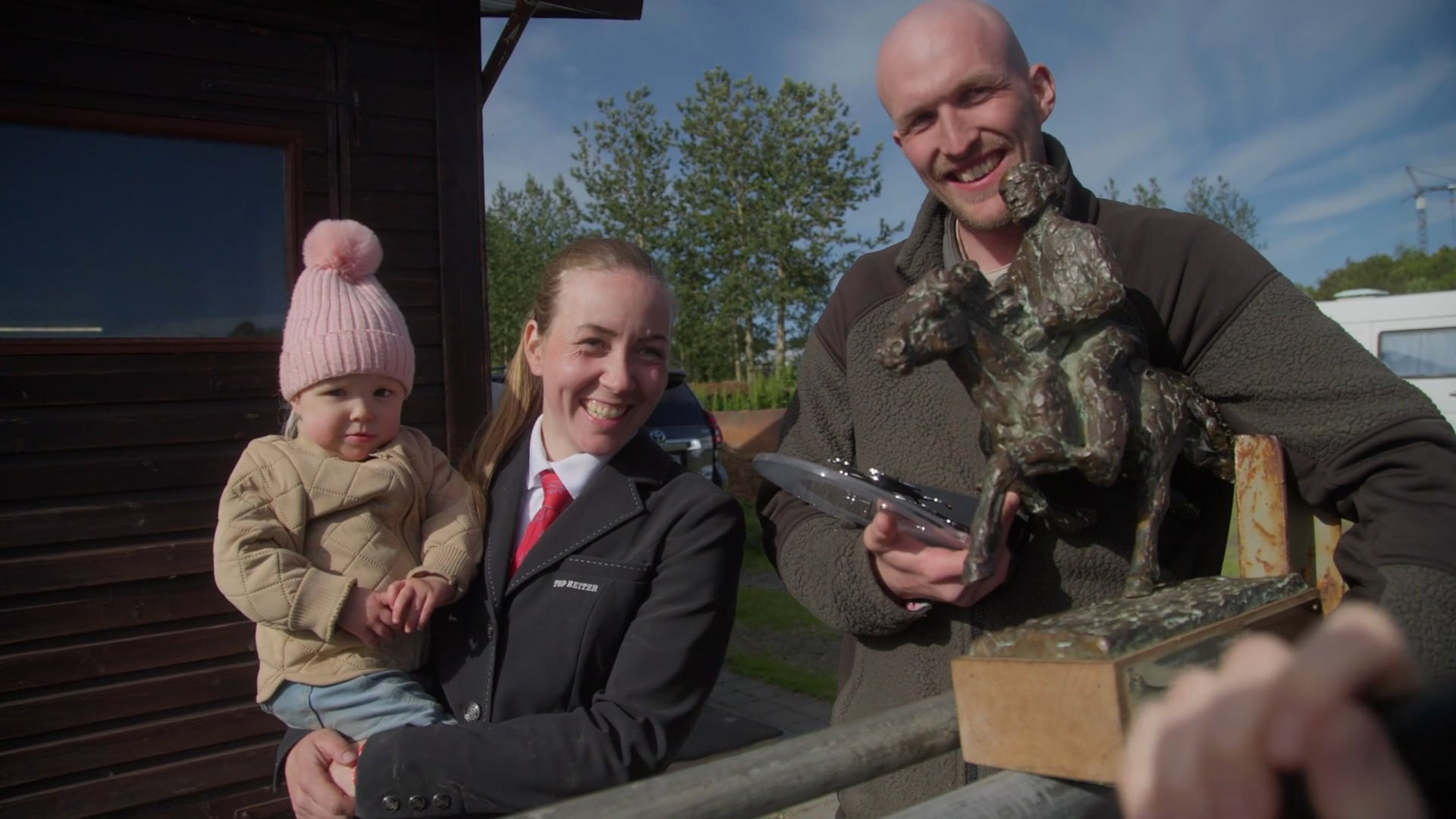 LM´24 Hanna Rún og Hjörvar Ágústsson Gregersen styttan