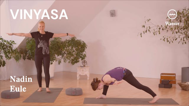 Vinyasa  | 30 Minuten Element Flow  | Wasser  | Bewegung im Flusss  | Nadin 