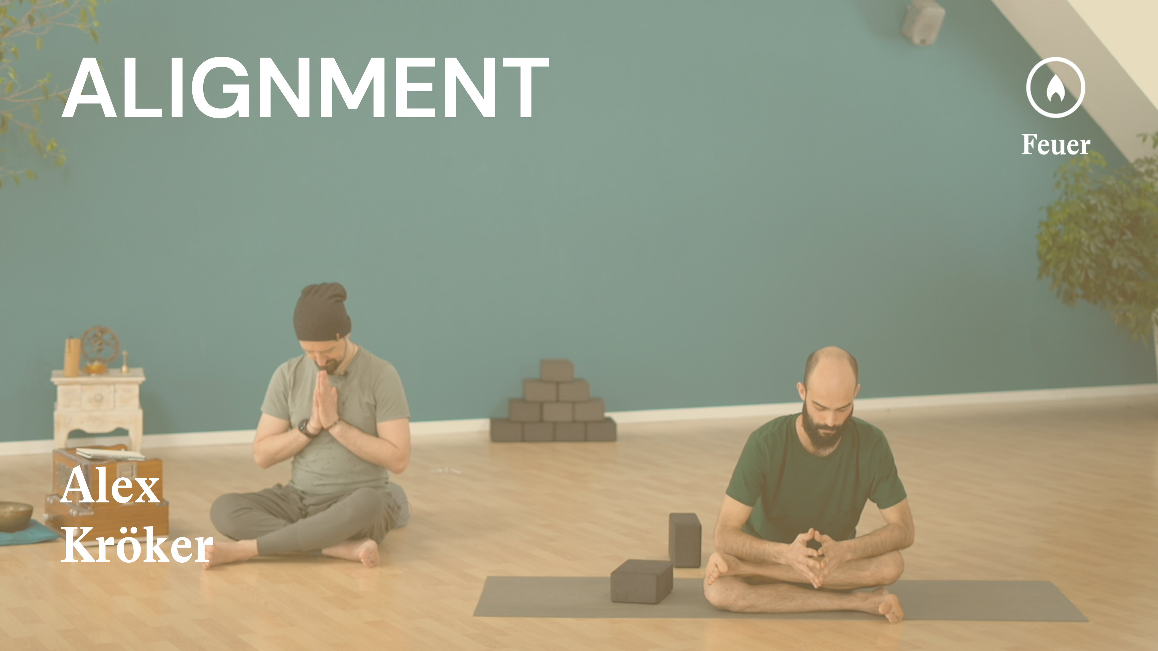 Asana meistern | Weisheiten aus der Ramayana | Gestapeltes Feuerholz | Alex