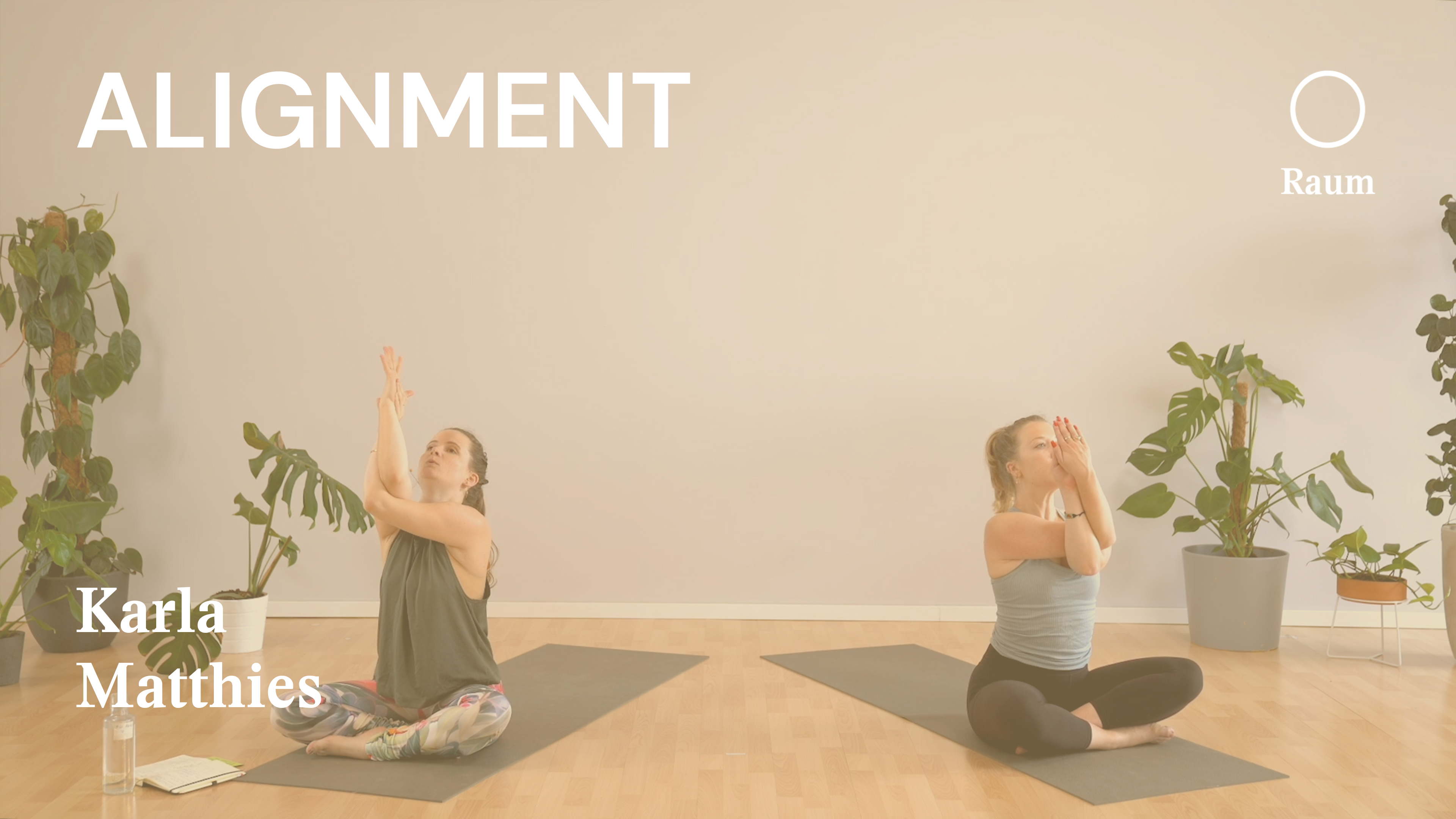 Alignment | Oh, wie schön ist Normalität | Raum | Karla