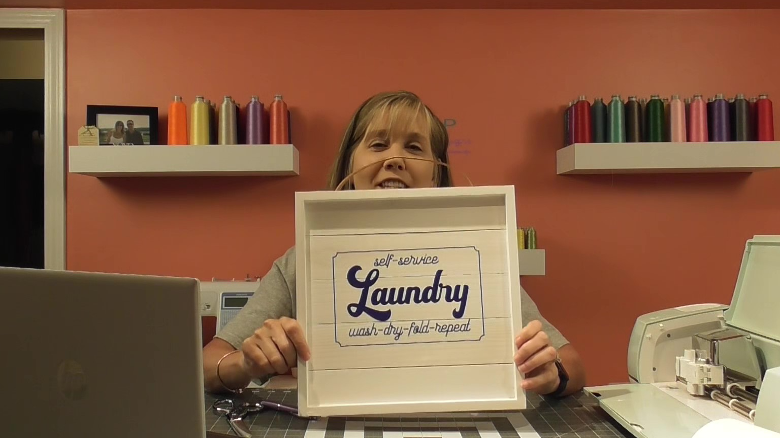 Having Fun Learning Arts & Crafts S1 Ep4 Vinyl Laundry Sign