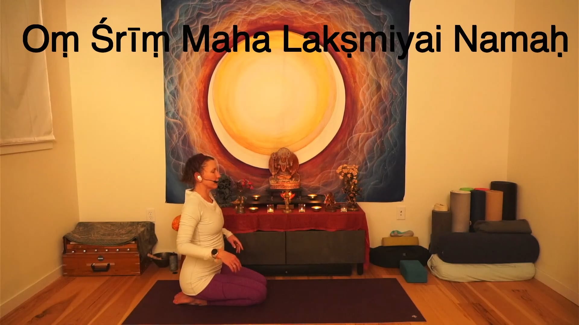 Gentle: Lakṣmi / Desire / Shoulders