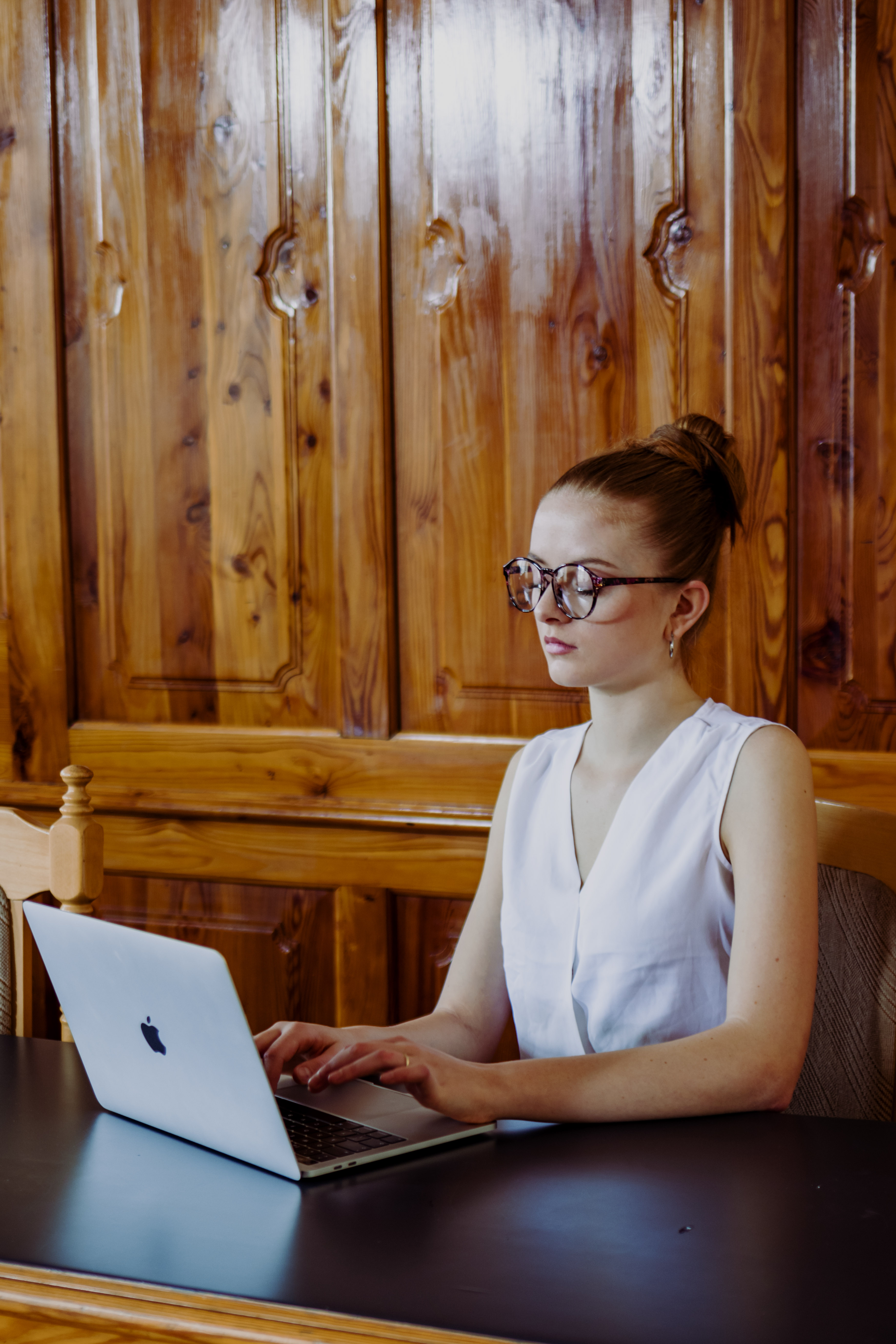 Actress & MUA in Court Scene (Katka)