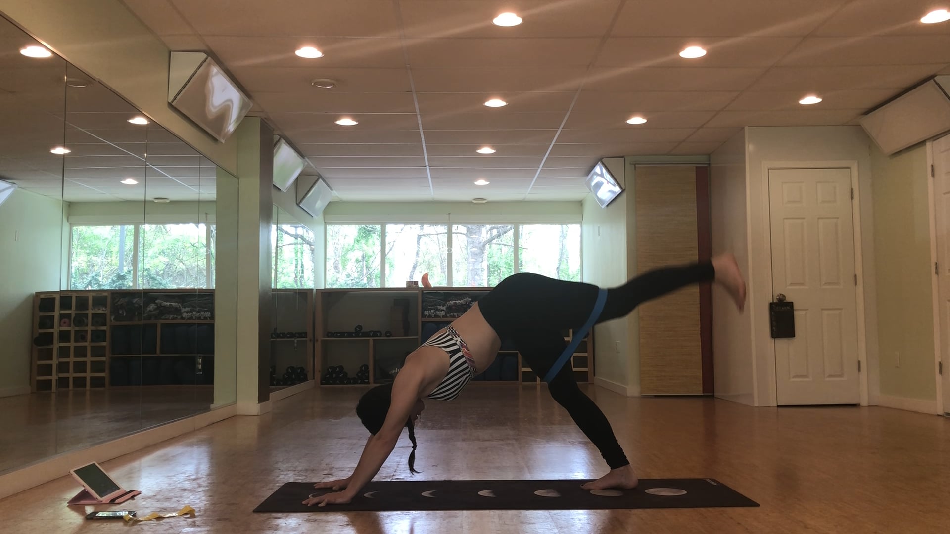 L.I.I.T Ab & Booty - blue & yellow band