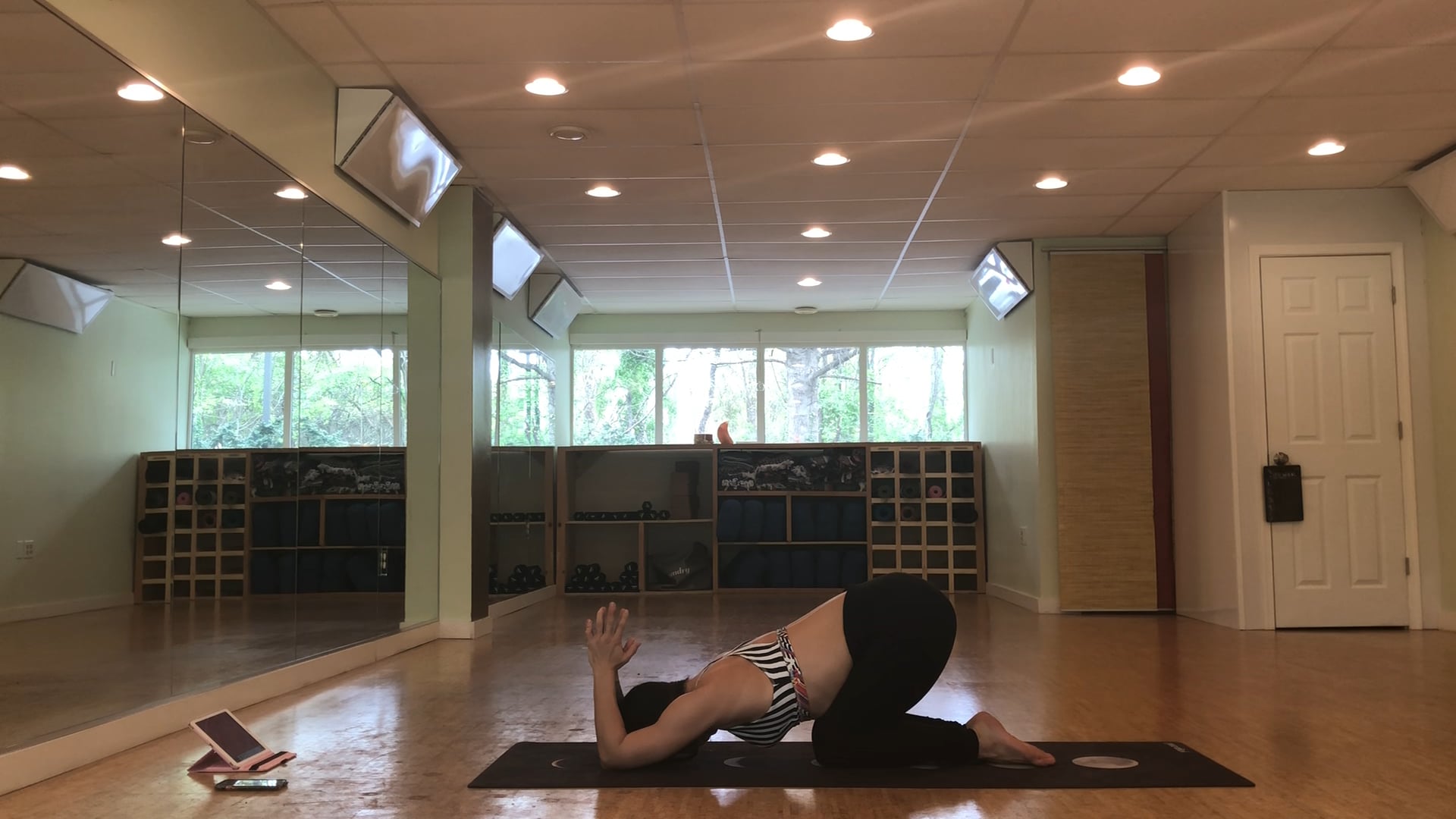 H.I.I.T + Vinyasa + Extra Stretching 