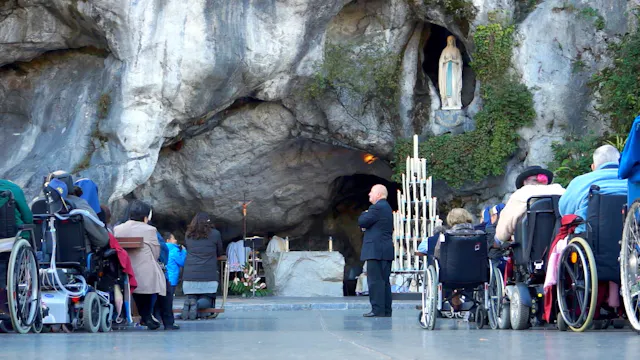 Lourdes – Die Hände Unserer Lieben Frau