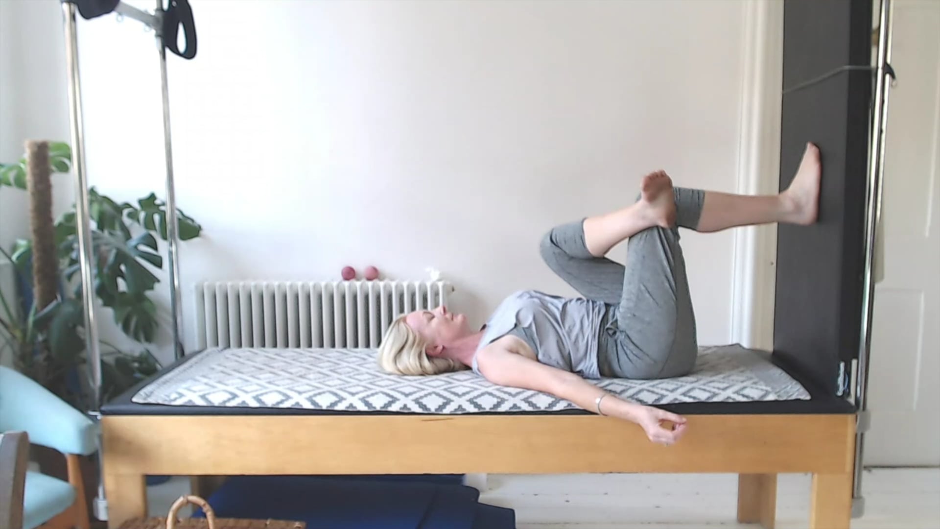 16 minute High bridge against wall series