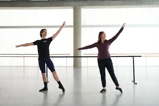 Introduction to Ballet with Nina Thil...