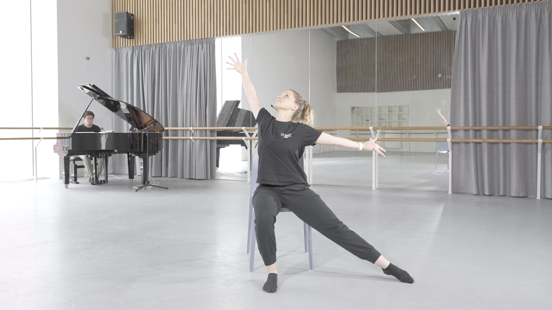 Chair Yoga with Abbie Biscoe | Free Flow