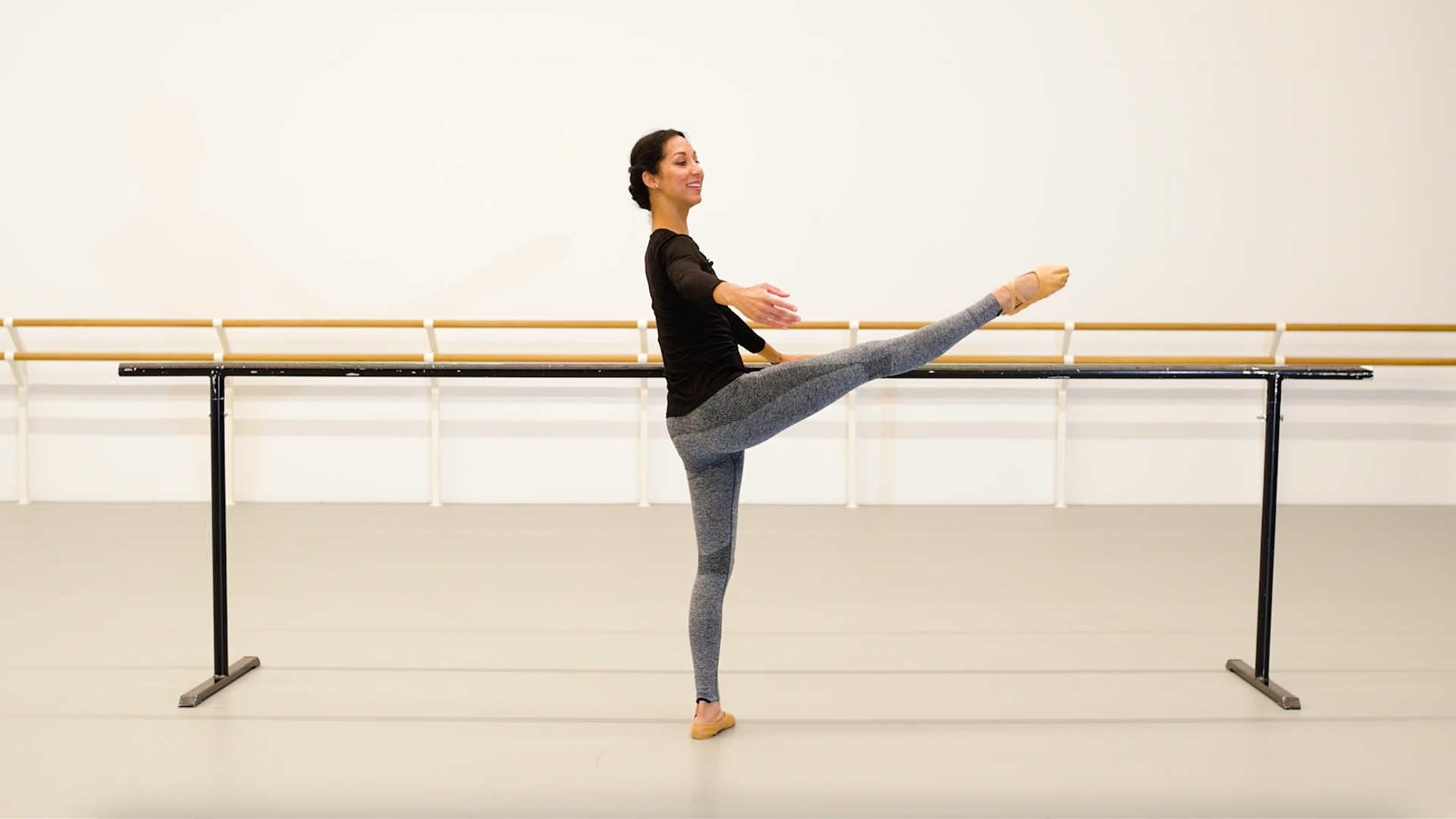 Ballet with Sarah Kundi | 7 (Absolute Beginner)