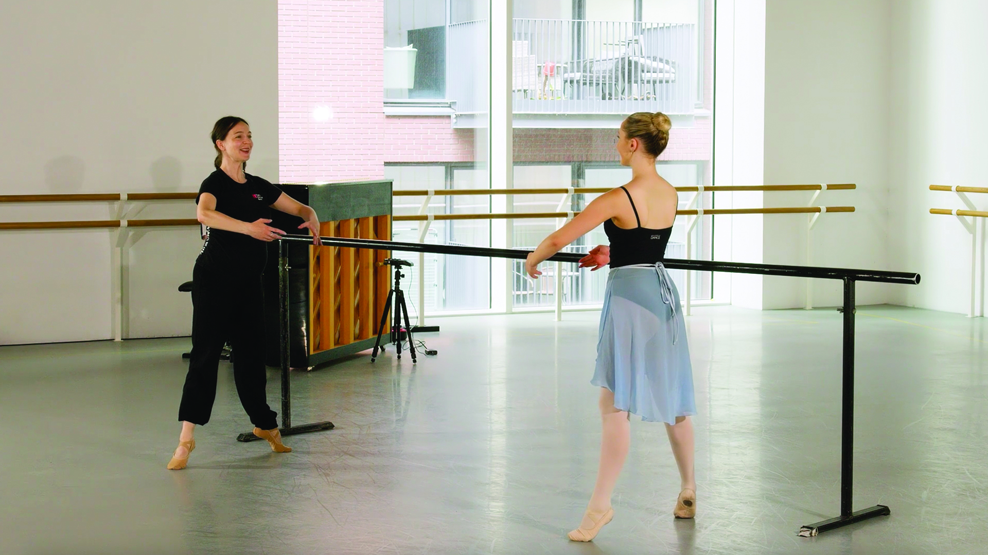 Ballet with Lucy Lowndes | 2 (Beginner)