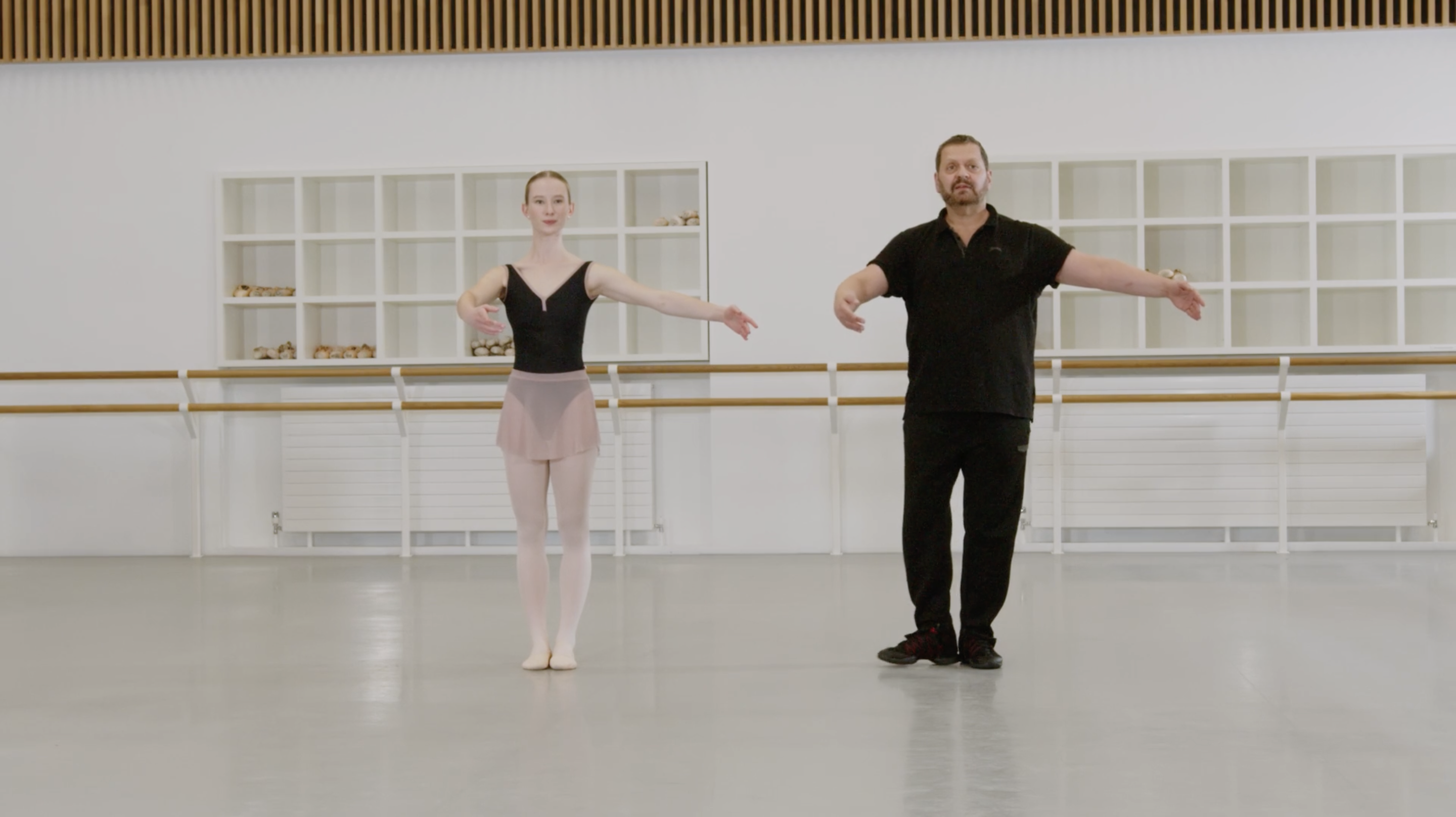 Ballet Technique Tips with Renato Paroni - Spotting