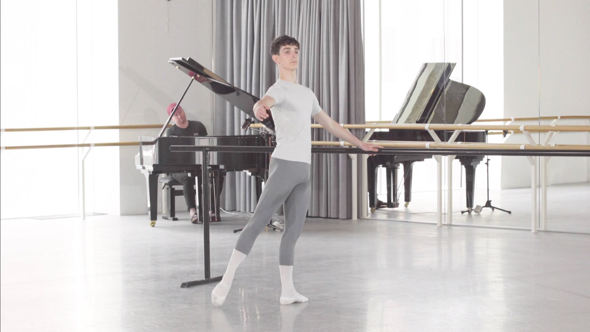 Ballet Vocab | Rond de Jambe par terre