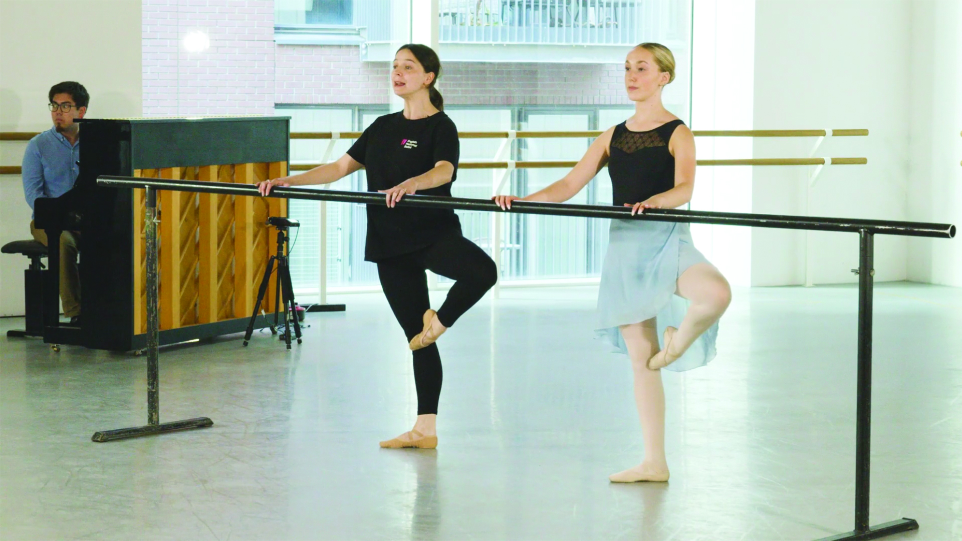 Ballet Vocab | Retiré