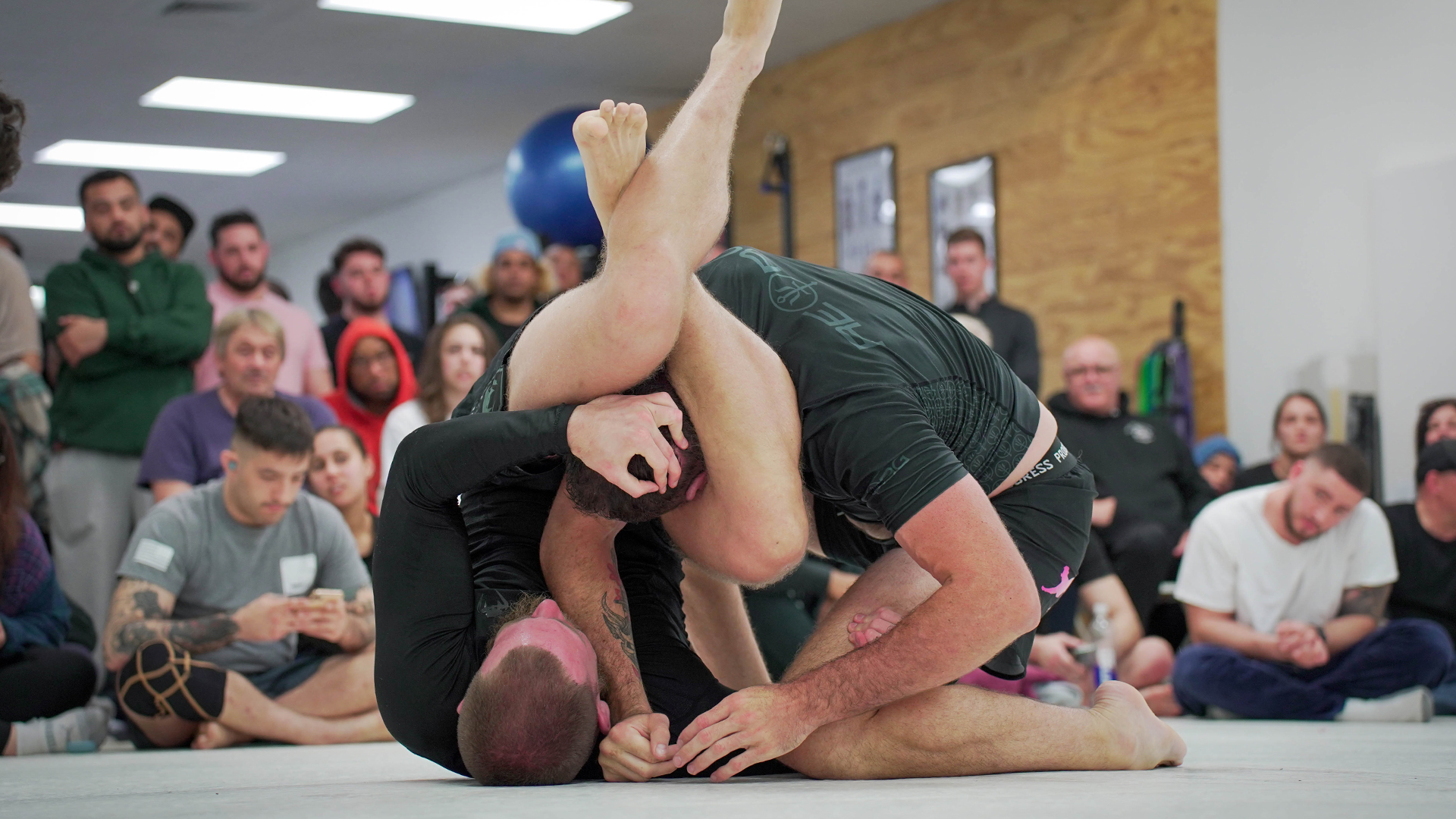 Jon Perez vs Carl Hawkes