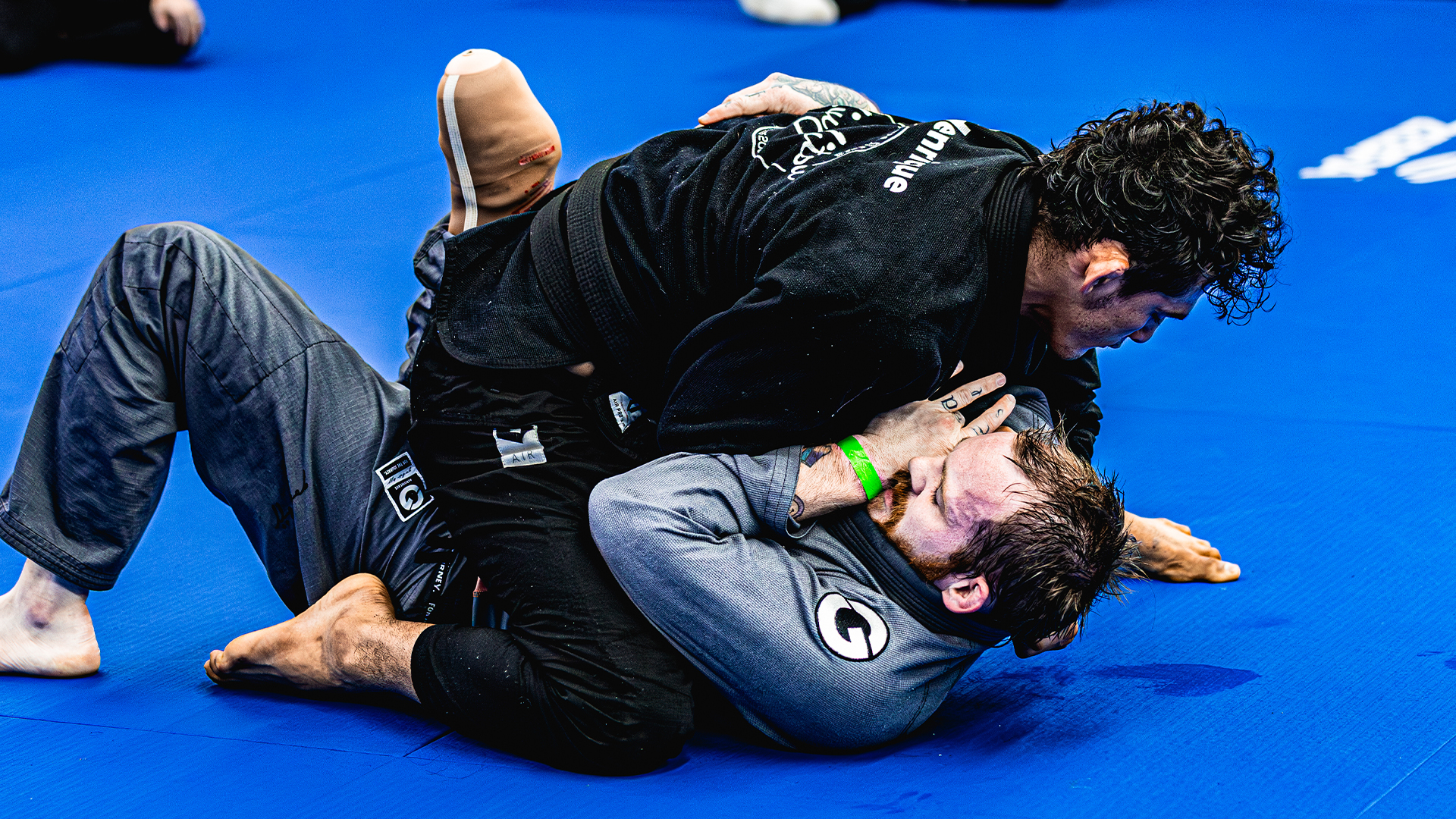 Michael Crow vs Carlos Henrique