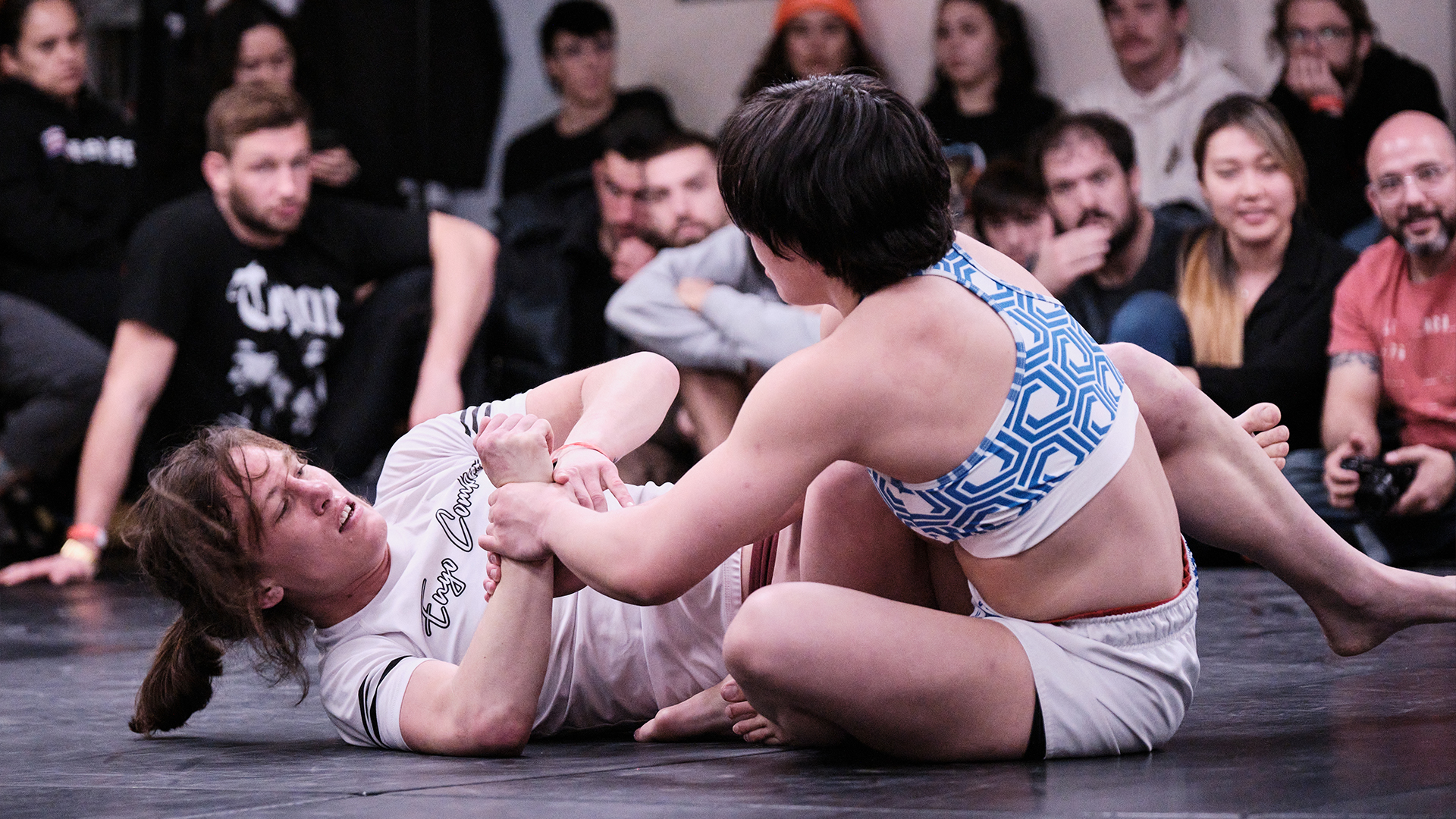 Bri Robertson vs Natasha Druggan