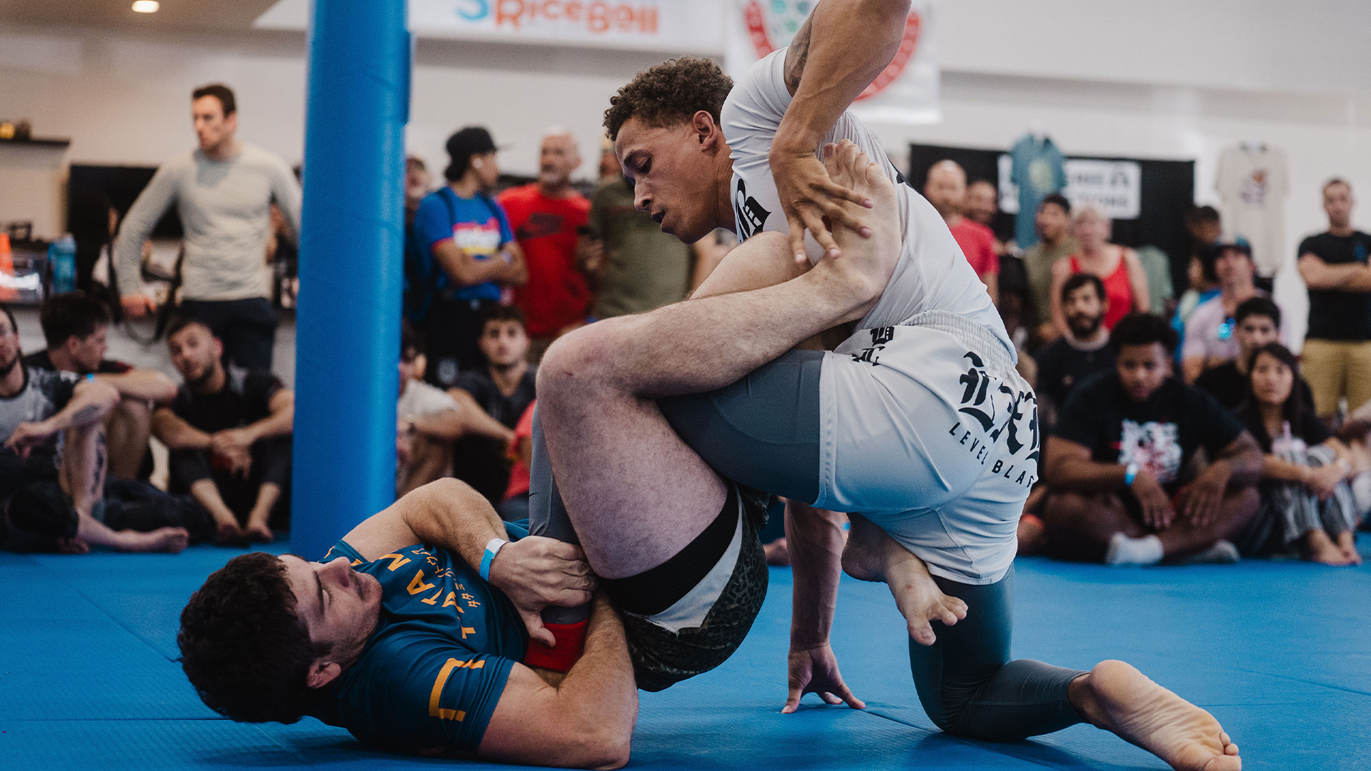 Sebastian Battle vs Dakota Morrissiey