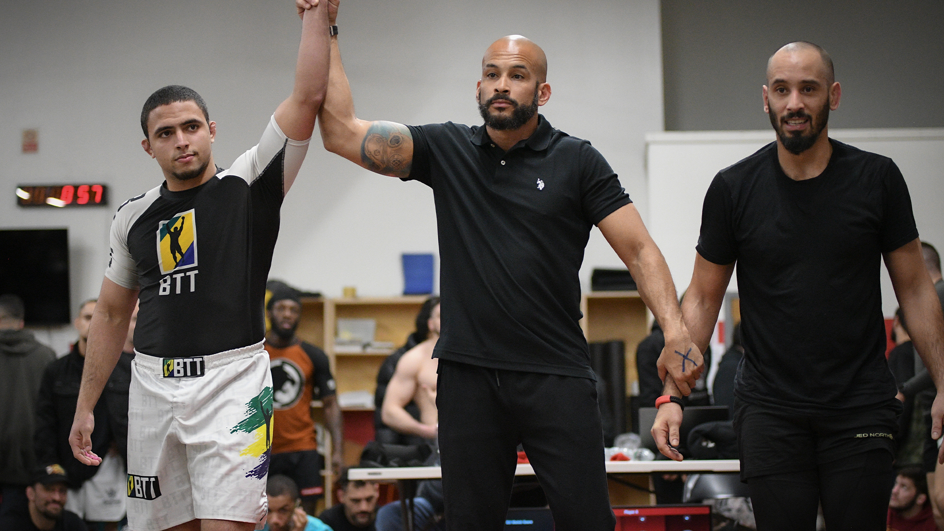 Gil Pinheiro vs Michael Medeiros