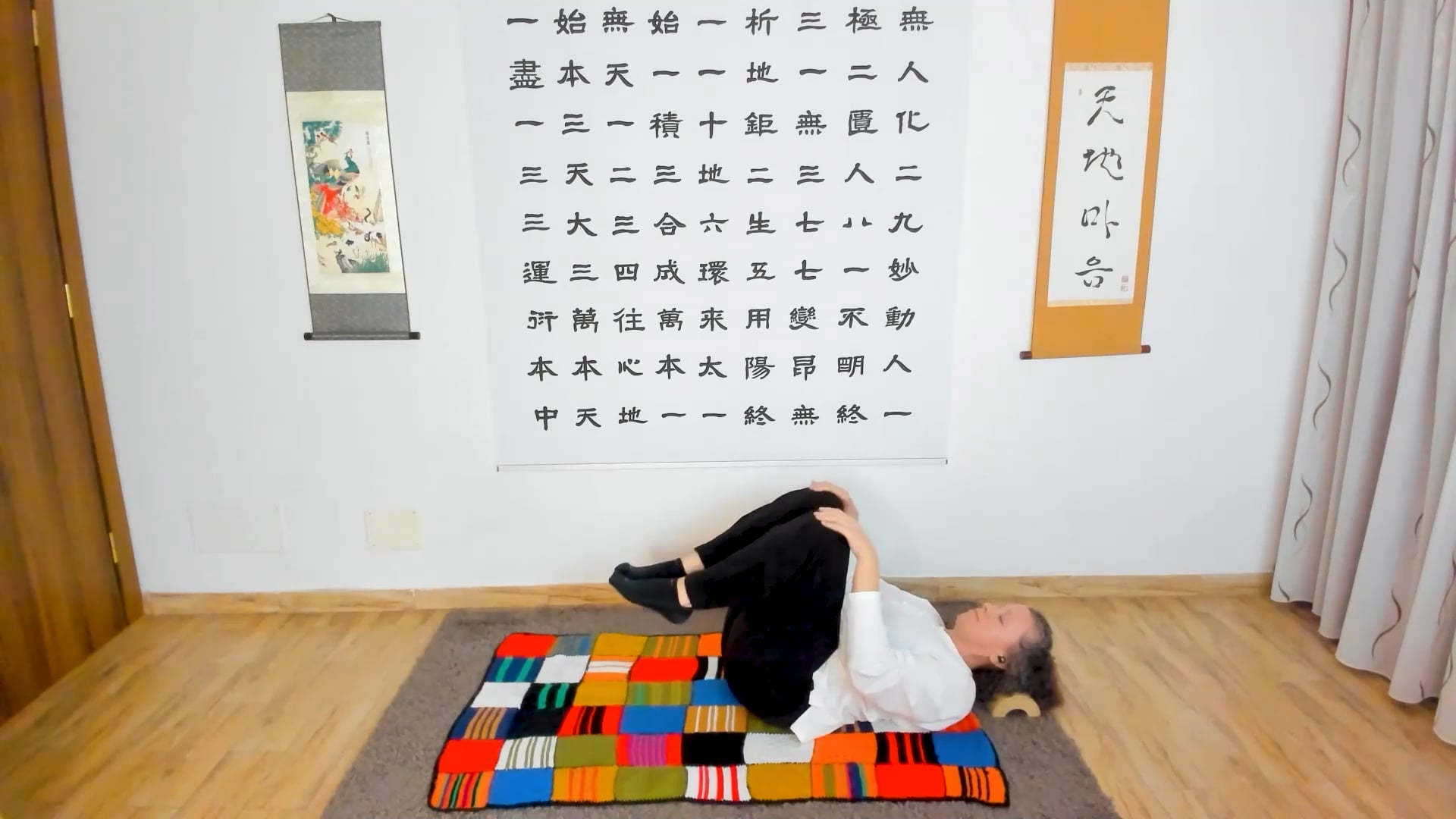 9-min Lying down_short meditation meeting past and future self