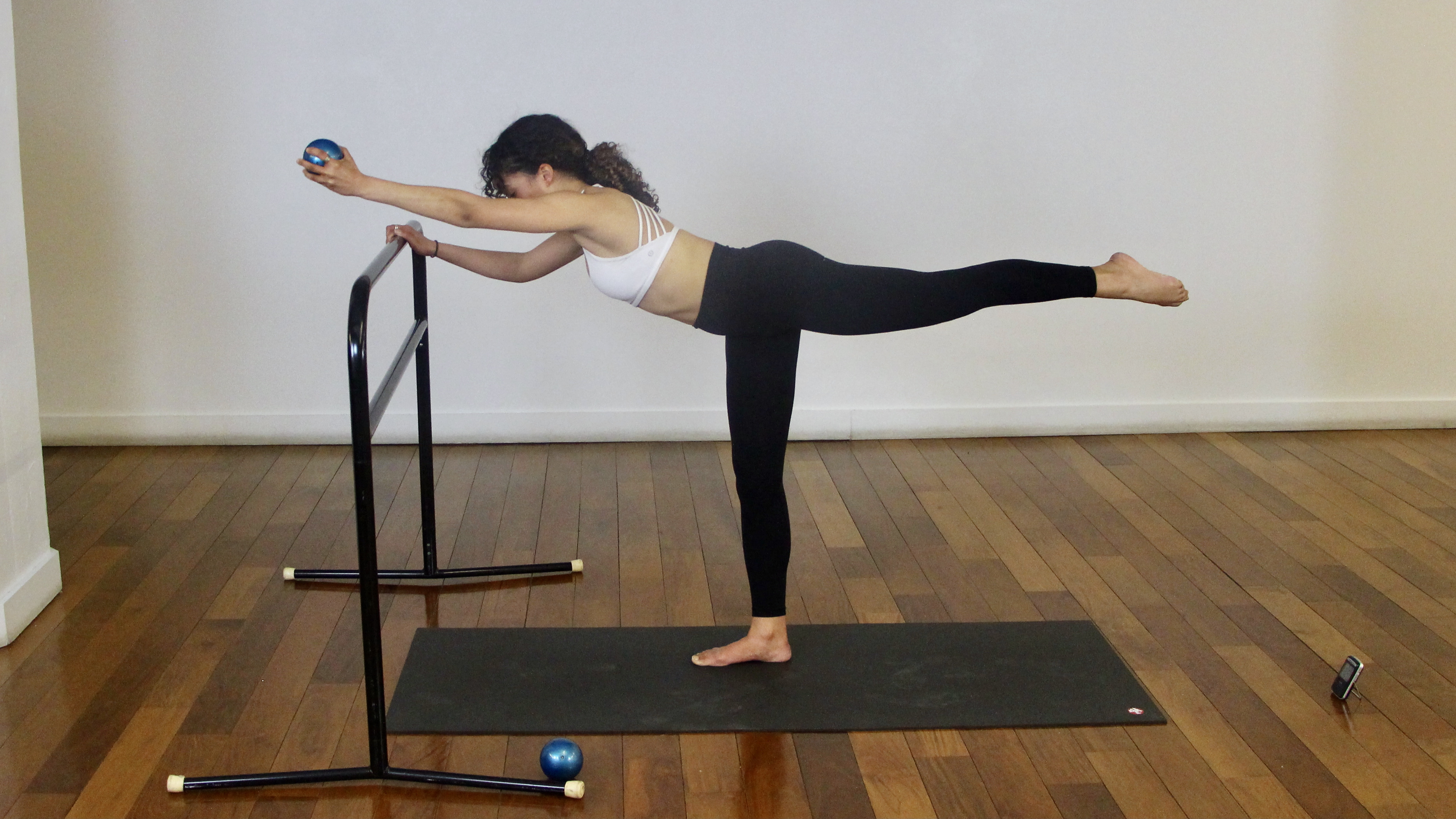 Barre with Leina (en)