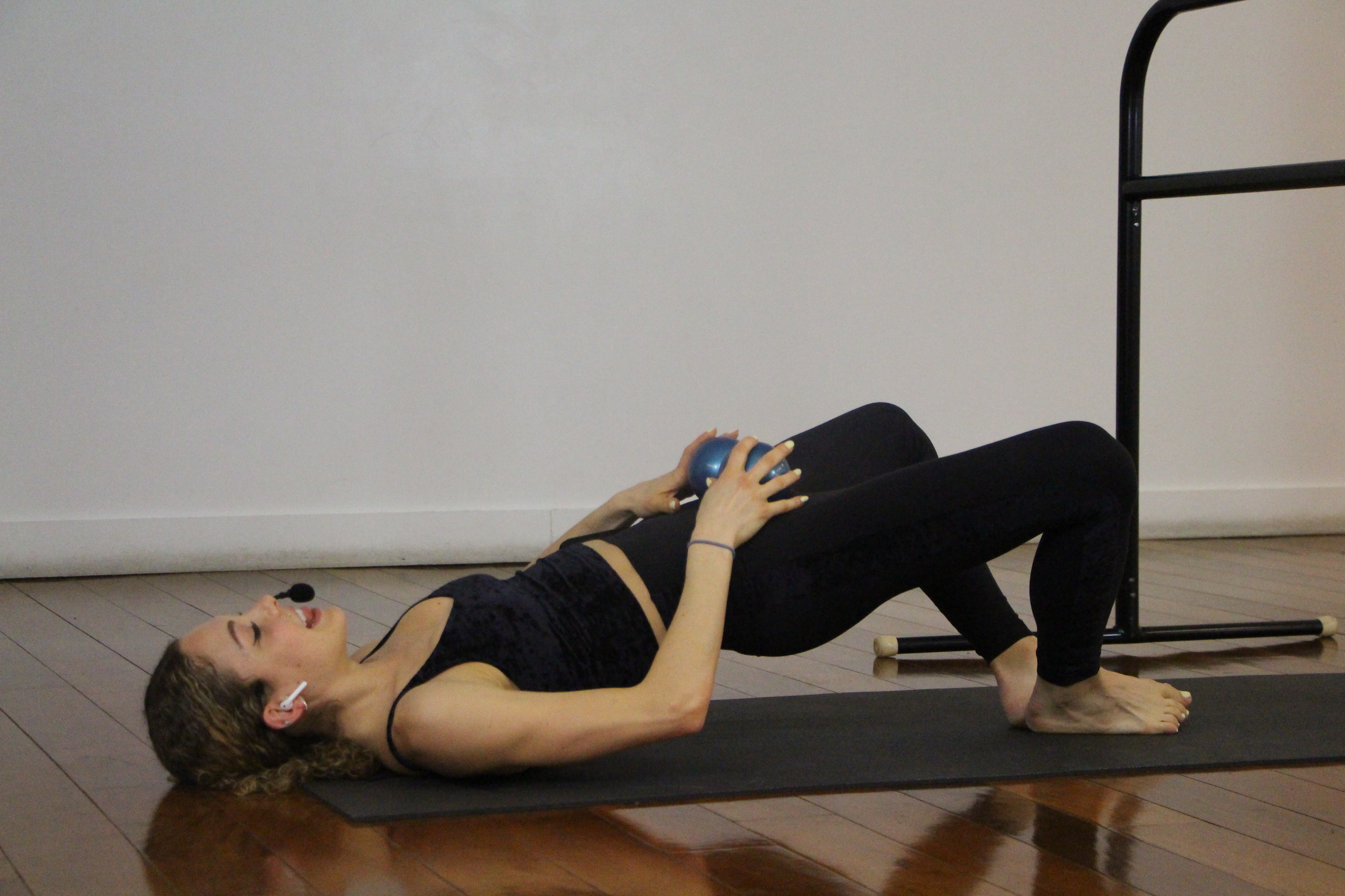 Inner Thigh and Core Barre with Sarah (en)