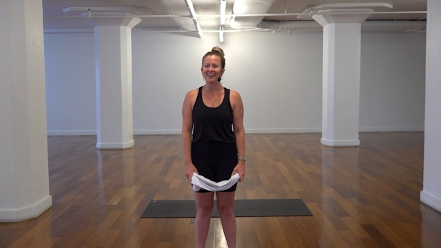 45 minute Yoga class with Alli (en)