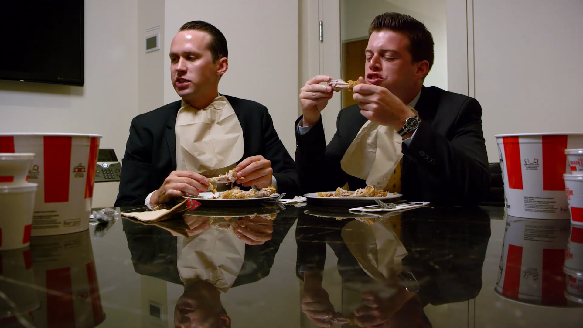 Eric Trump & Donald Trump Jr. Eat Chicken For 8 Minutes And 5 Seconds