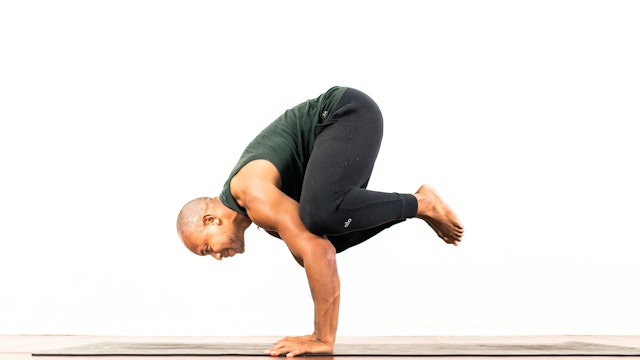 Intro to Crow Pose: Posture Breakdown with De'andre Sinette