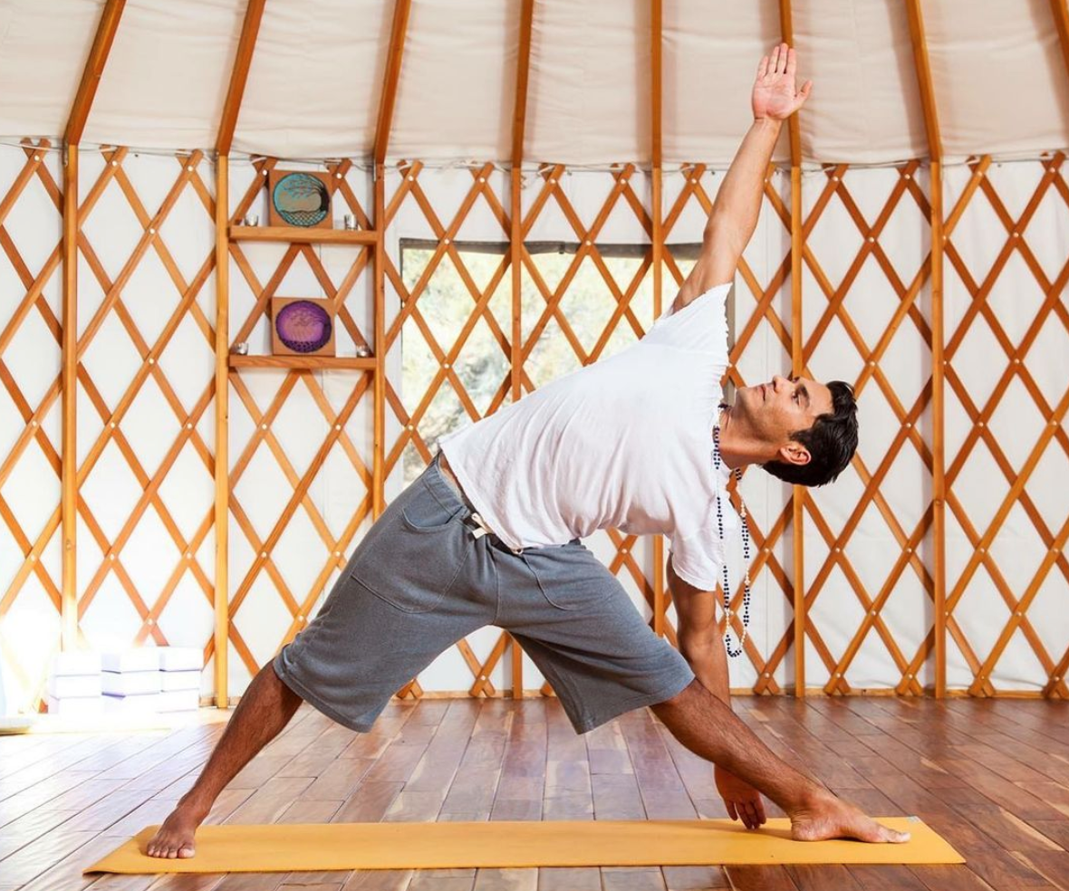 Twists: Strong and Sweaty Vinyasa with Paul Teodo (LIVE)