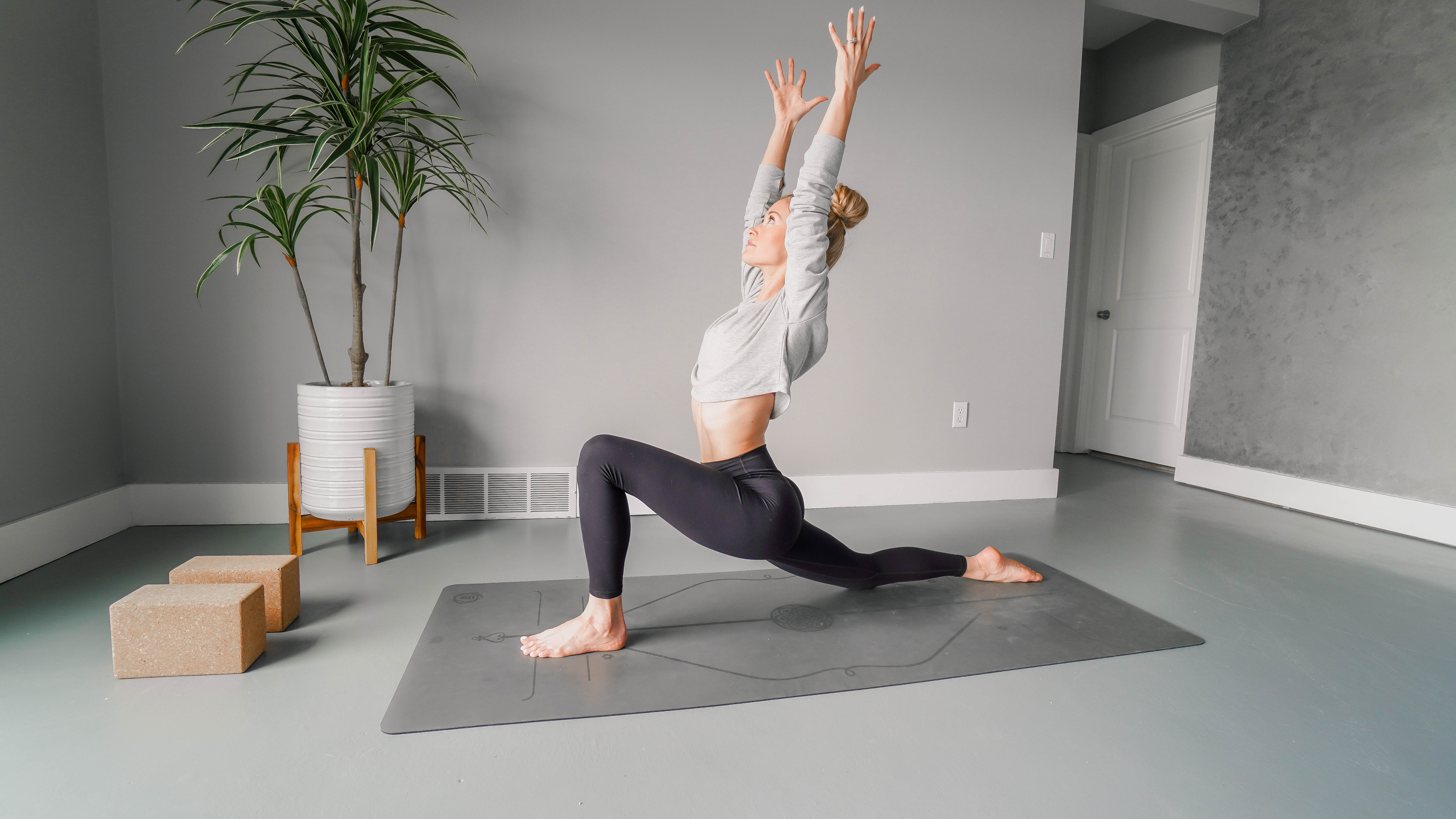 Wake Up and Move Flow with Mary Ochsner