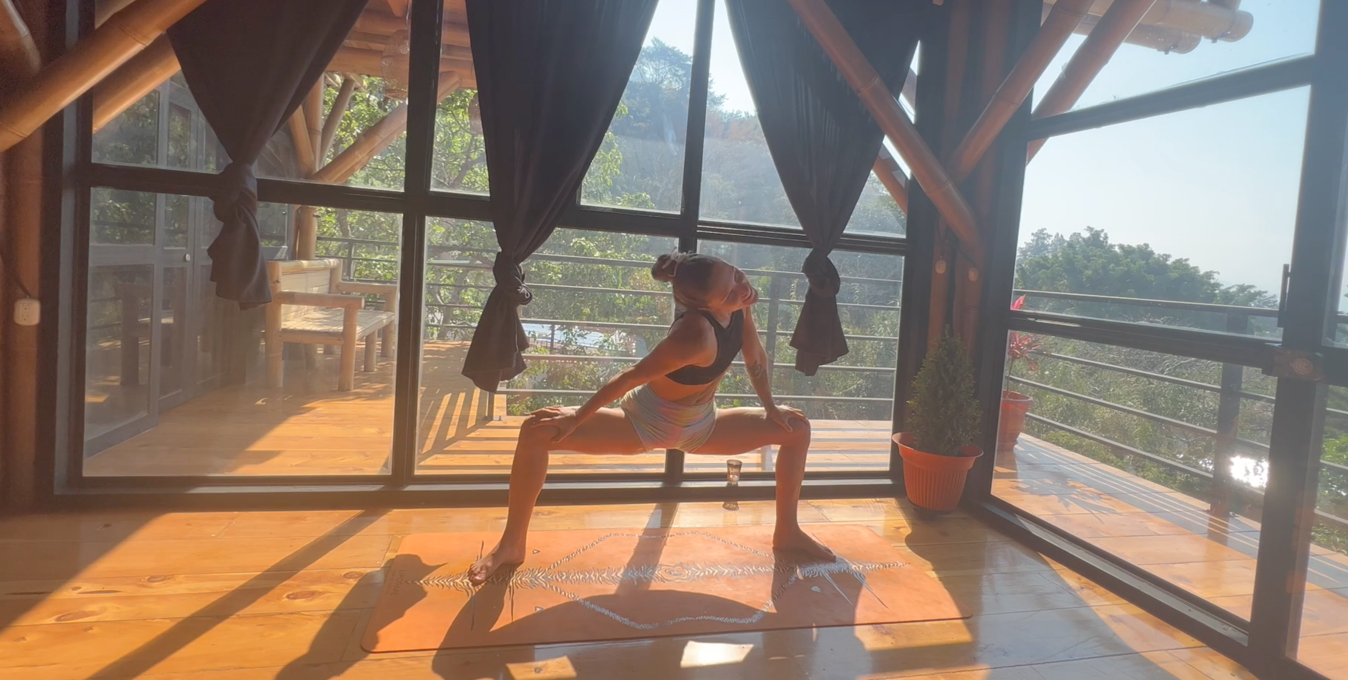 Sacral Chakra Flow: Chakra Vinyasa Series with Marisa Moonbeamz