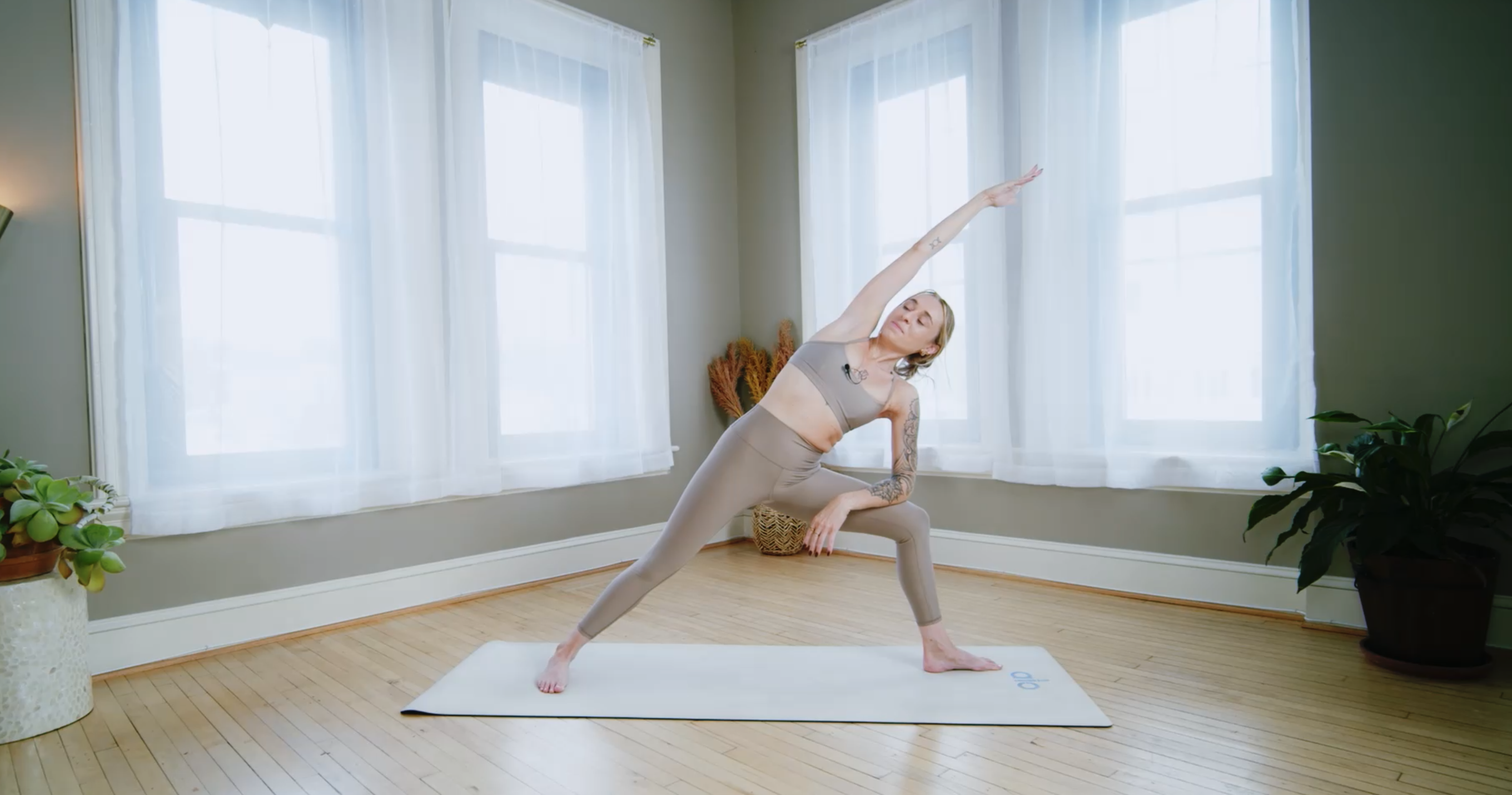 Full Body Glow Sculpt + Flow with Kaylie Daniels