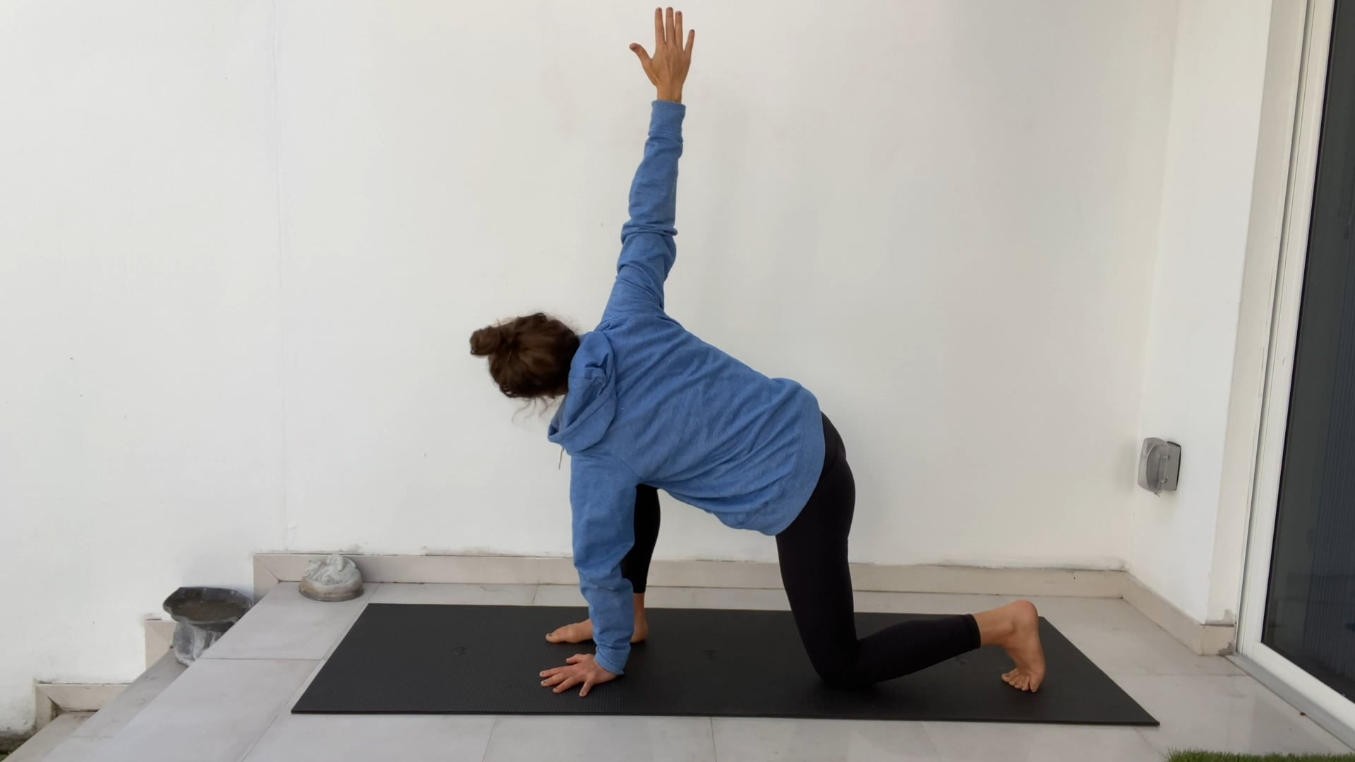 Mid-Upper Back and Hips: Mobility Flow with Kim Koa