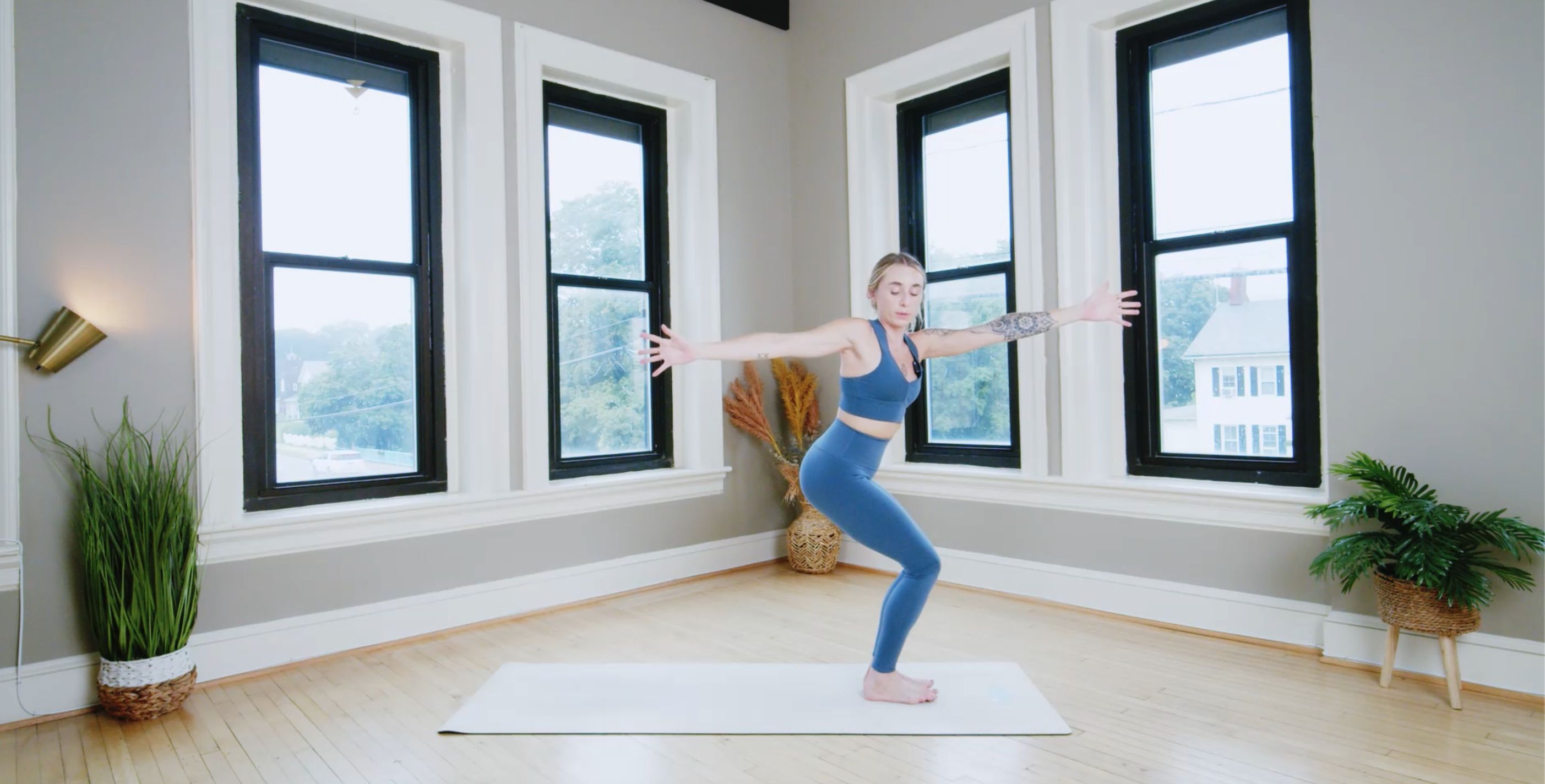Strength and Cardio Vinyasa: Glow Flow with Kaylie Daniels