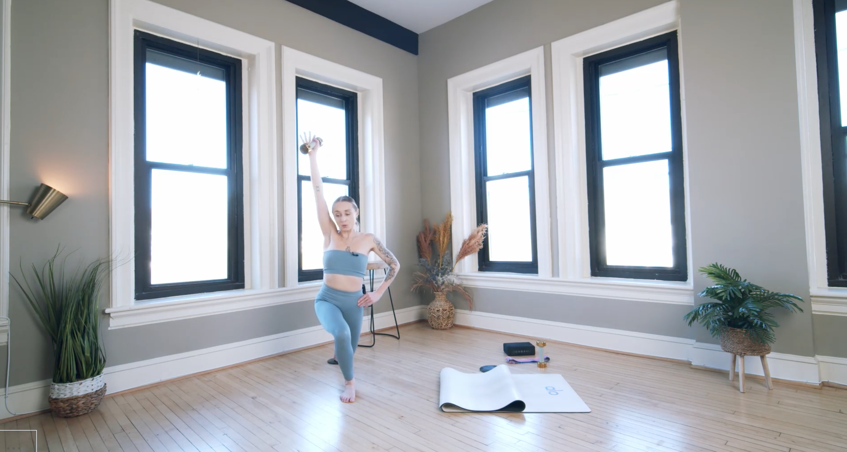 Slider Barre: Glow Sculpt with Kaylie Daniels