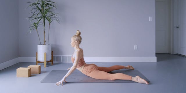 10-Minute Mood Booster with Mary Ochsner