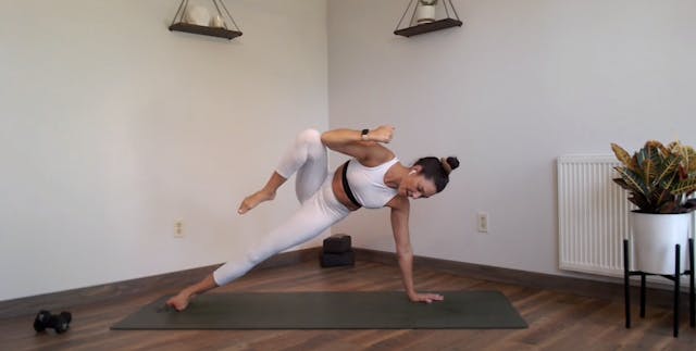Strong Core: YogaSculpt with Missy Fr...