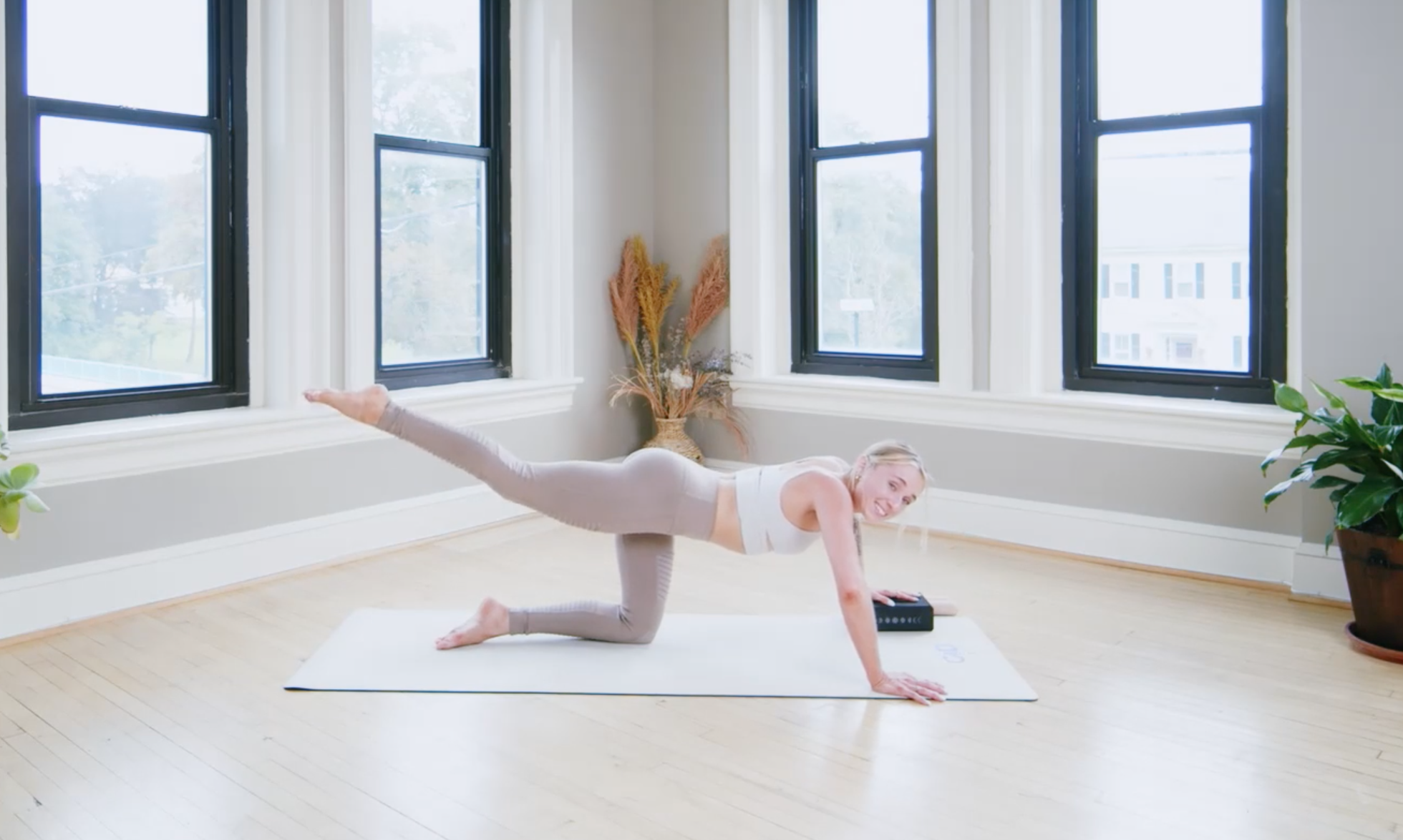 Quick Full Body: Glow Sculpt with Kaylie Daniels