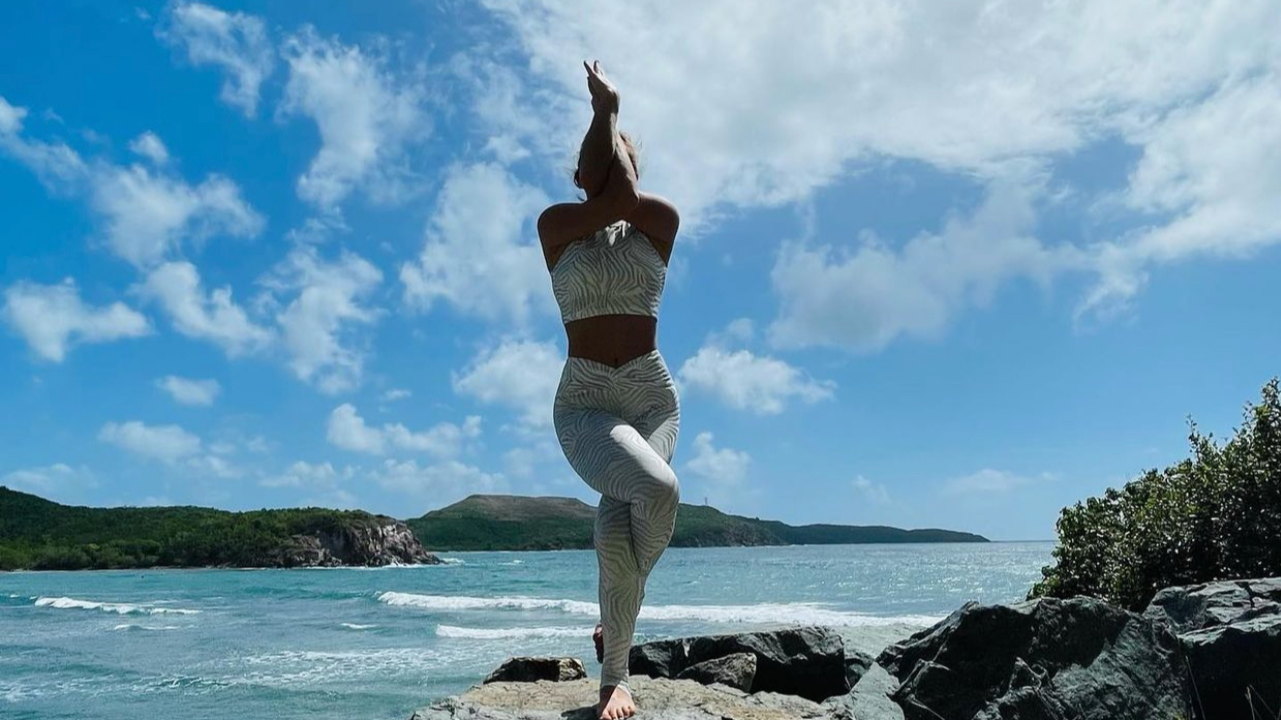 Quick Spinal: Mobility Flow with Kim Koa (LIVE)