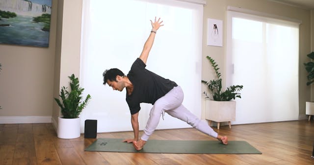 Hips and Abs Recovery Flow: Vinyasa w...