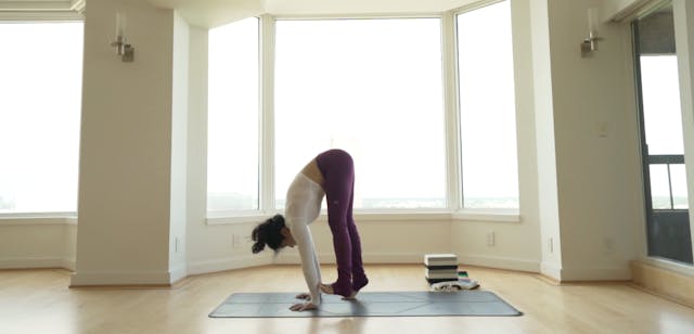 Learn to Float: Advance Your Yoga Pra...