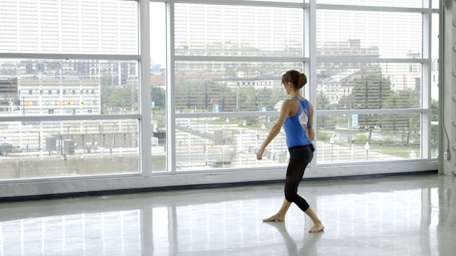 Séquence debout avec Sahra Esmonde-White