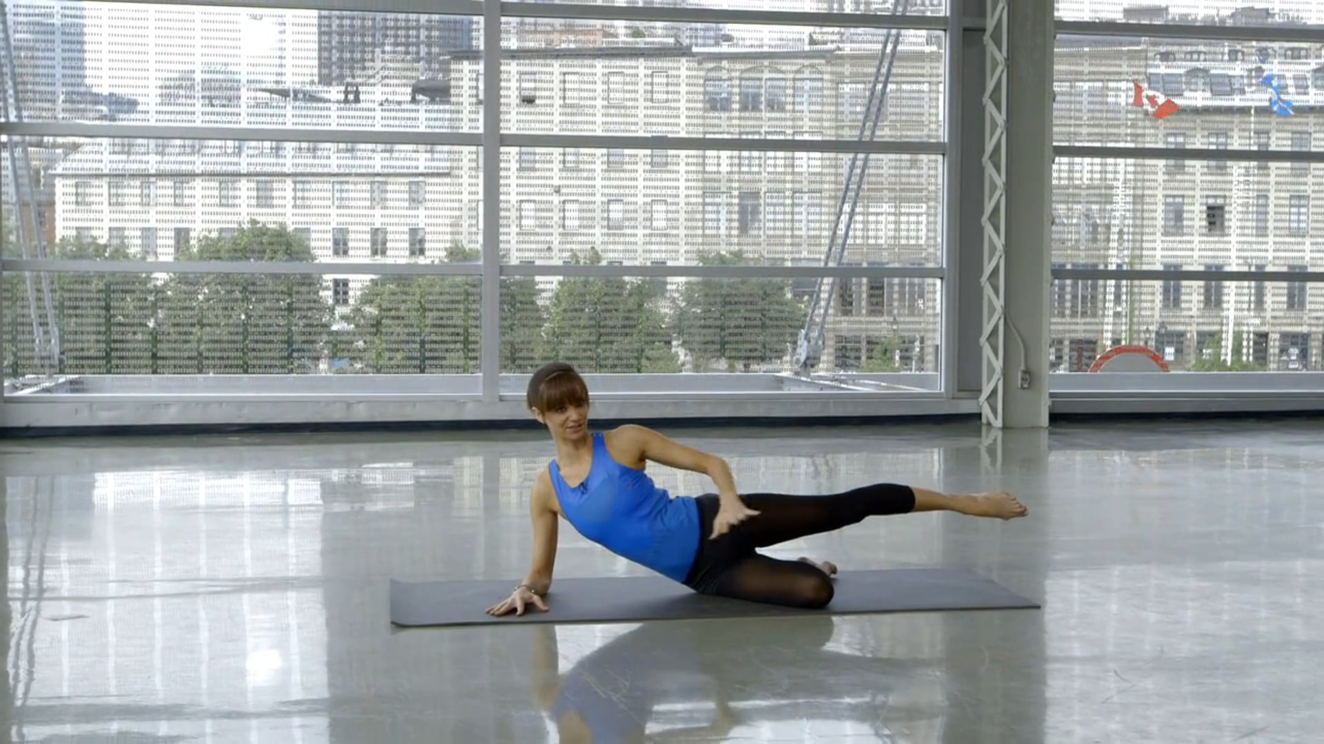 Barre Workout: Floor Toning with Sahra Esmonde-White