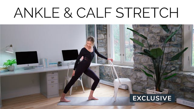 Desk Workout: Ankle & Calf Stretch