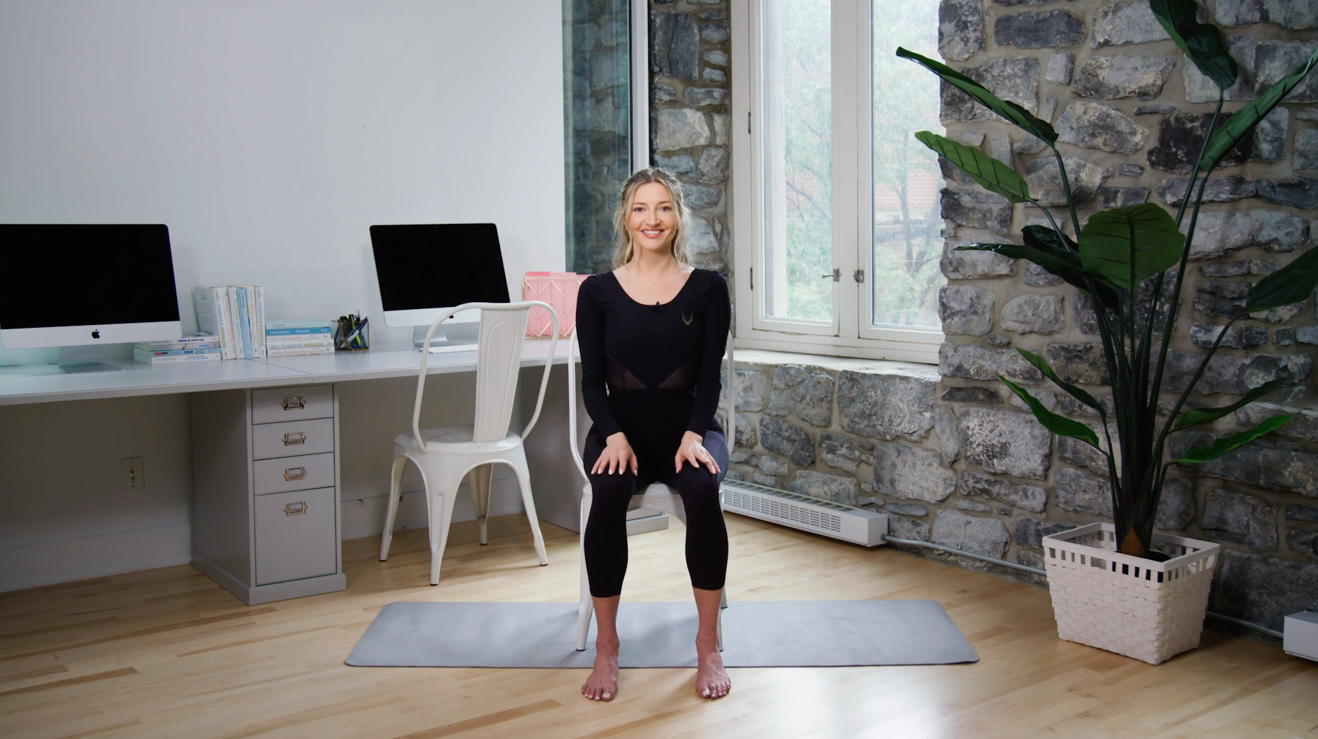 Desk Workout: Hand &amp; Wrist Mobility